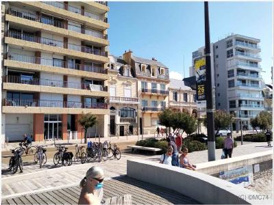 Le front de mer avec ses bâtiments différents