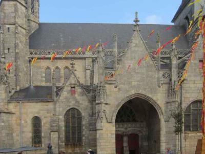 Collégiale Saint Aubin