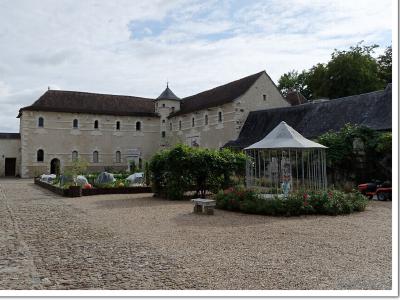 Les annexes dont les belles écuries