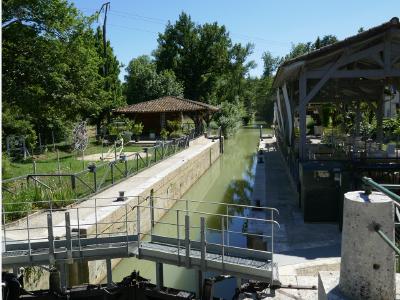 L'écluse sur la Baïse prés du camping 