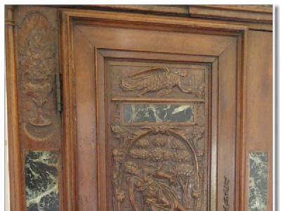 Détail porte d'un meuble.