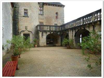 Intérieur de la cour