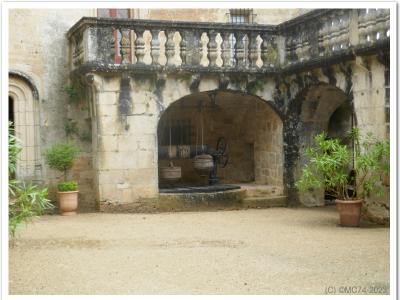 Le puits à l'intérieur du château