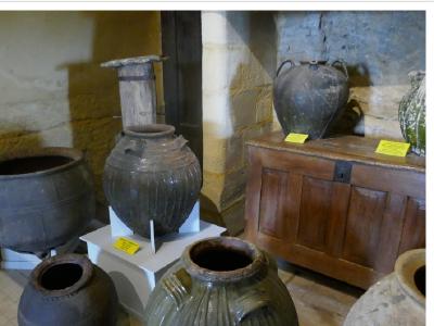 Exposition de poteries anciennes du Périgord