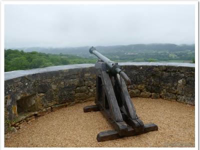 On défend le château