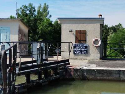 Pont canal vers le Bec d'Allier