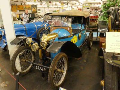 issue de l'aviation. Chauffeur derrière le passager