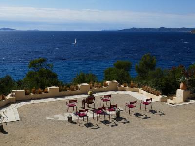 Le penseur façe à la méditerranée